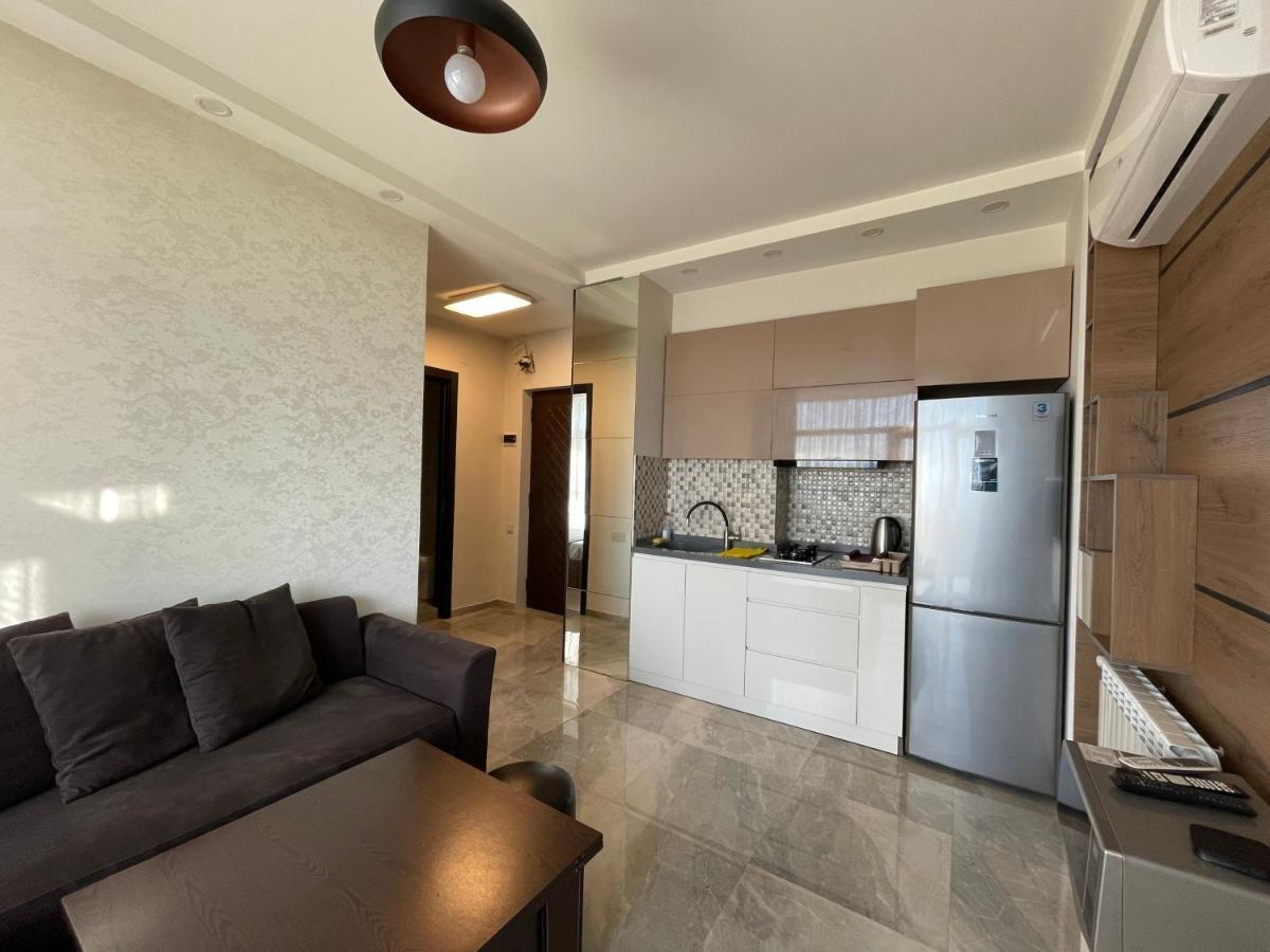 Apartments At Like House Batumi Exteriör bild