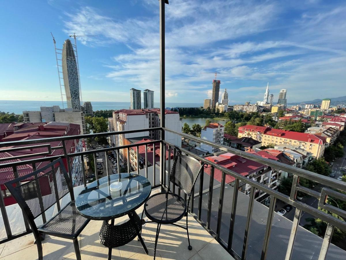 Apartments At Like House Batumi Exteriör bild